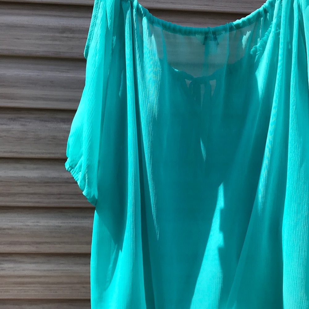 Cold Shoulder Top - Picture 3 of 3